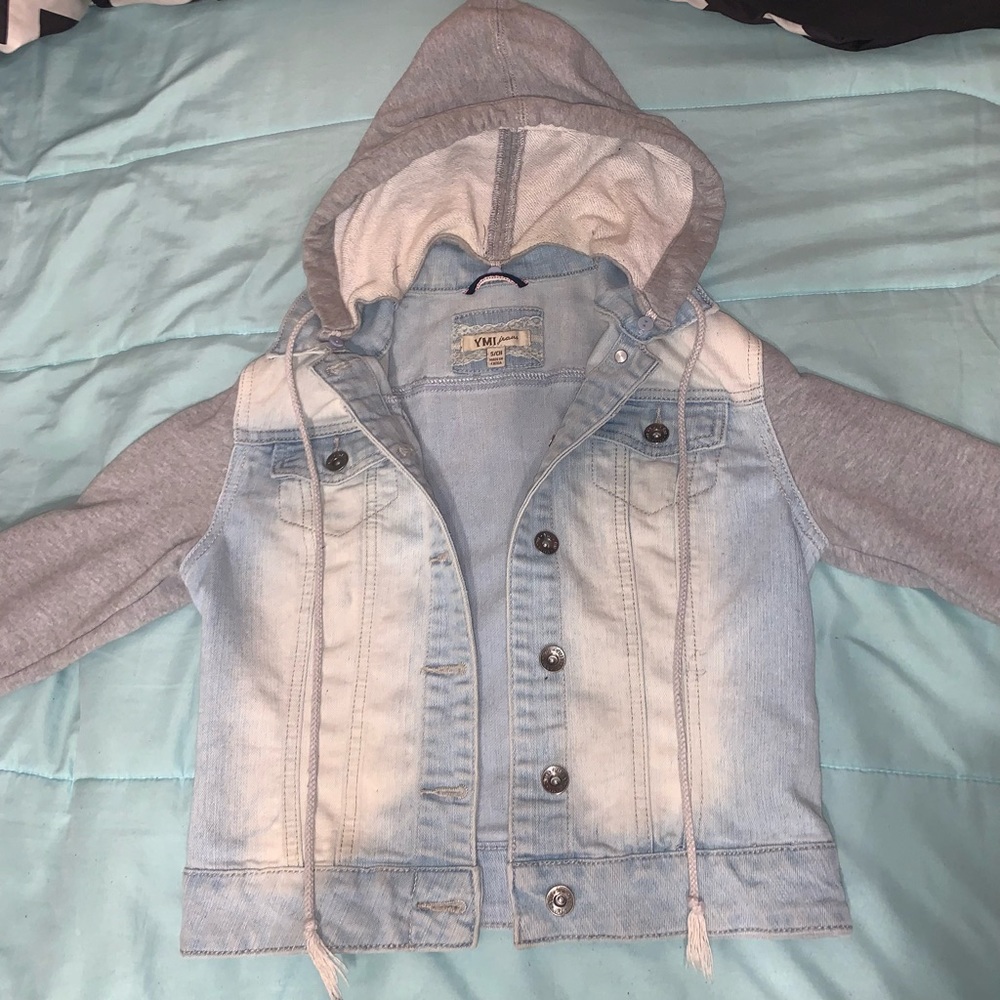 Sweatshirt/jean jacket